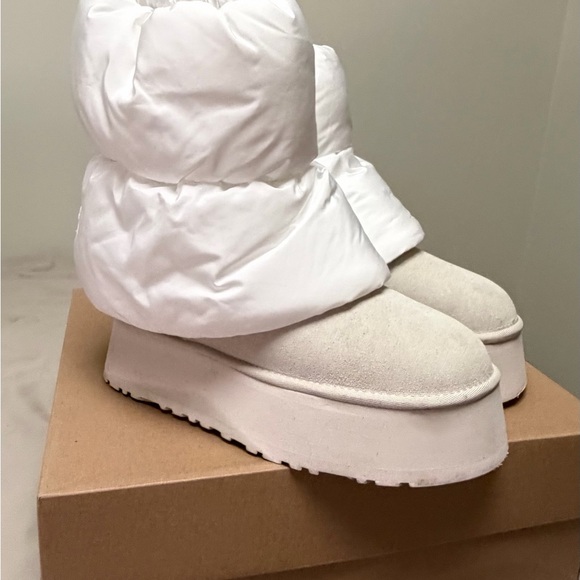 UGG Cream Platform Ankle Boots - Picture 6 of 6